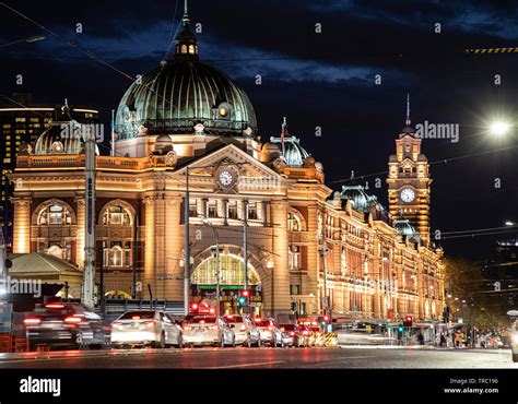 Melbourne Australia Flinders Street Station At Night Stock Photo Alamy