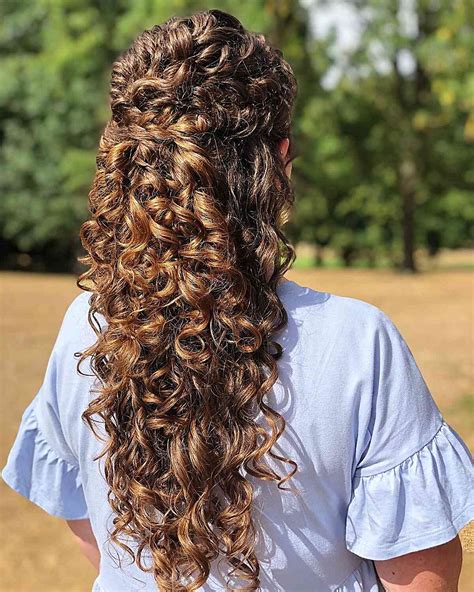 15 stunning curly prom hairstyles for 2023 updos down do s and braids