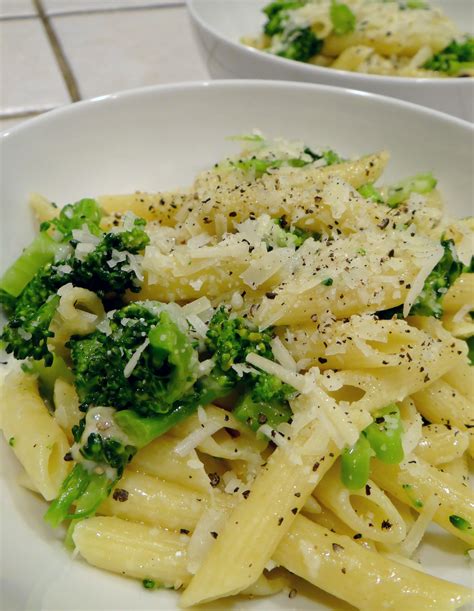 Spicy Penne With Broccoli And Garlic