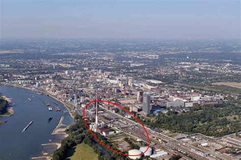 Aktuell und mit direkter möglichkeit der bewerbung. Leverkusen, Bild: Luftbild Chempark