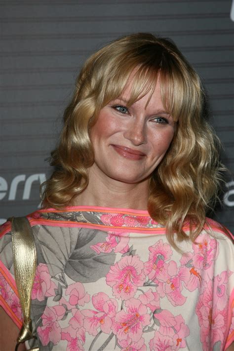 Nicholle Tom