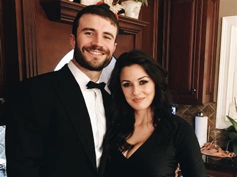 6 sam hunt short bio. Sam Hunt and Hannah Lee Fowler Will Be Saying Their Vows Soon