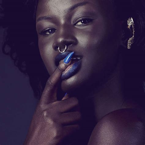 Teen Bullied For Her Amazingly Dark Skin Becomes A Model And Conquers
