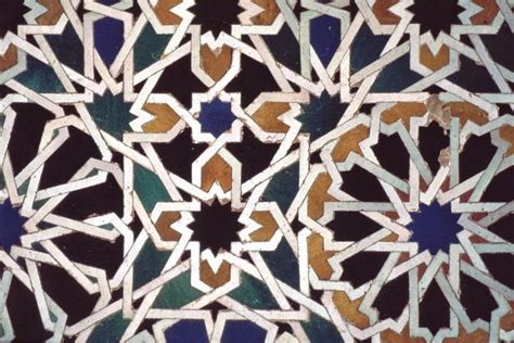 Emang berdosa banget, dan bersuara selirih itu burung emprit gantil ini selalu bertengger di pucuk2 pohon yg paling tinggi. Gambar Geometri Desain Seni Islam Geometry Architecture ...