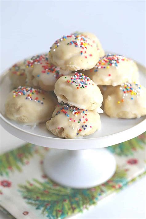 Anise cookies are a classic italian cookie that are packed full of anise flavor. Italian Christmas Cookies - The Farm Girl Gabs®