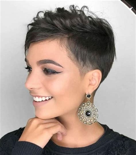 25 Short Edgy Pixie Cuts And Hairstyles Cortes De Pelo Femenino Cortes De Pelo Peinados