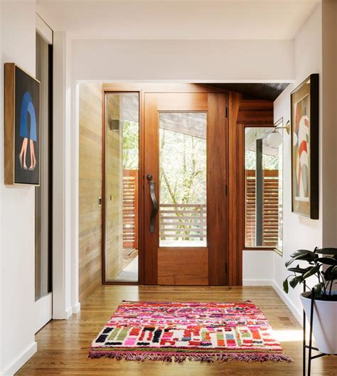 17 Captivating Mid Century Modern Entrance Designs That Simply Invite