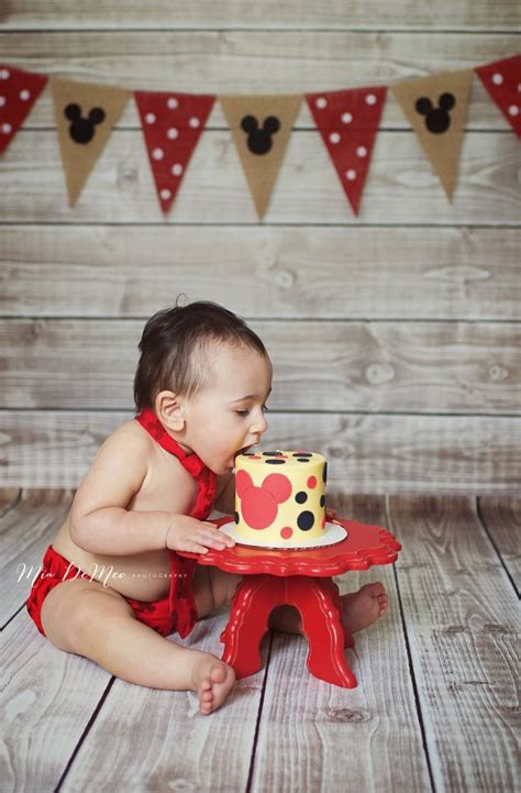 First birthday cake smash | behind the scenes. Baby Cake-Smash Photo Ideas | POPSUGAR Family Photo 23