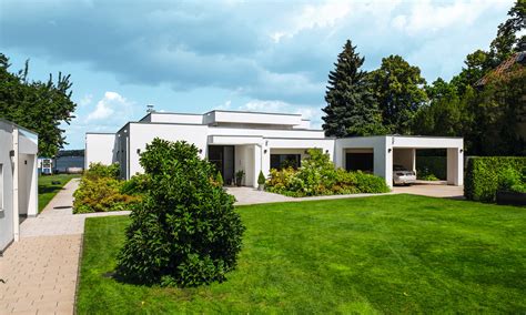 This porch emphasizes the long. Elegant Bungalow