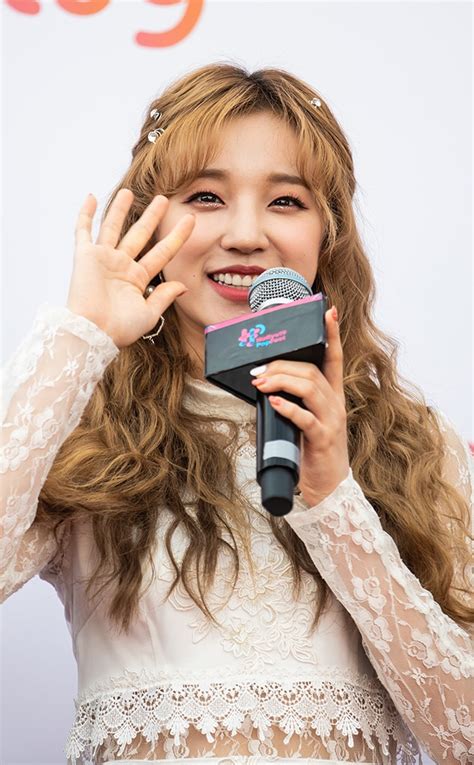 Yuqi Gi Dle From Best Red Carpet Moments From Hallyupopfest 2019