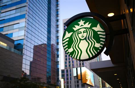 Starbucks Canada Sattend à Reprendre Ses Activités Dans Le Plus Grand