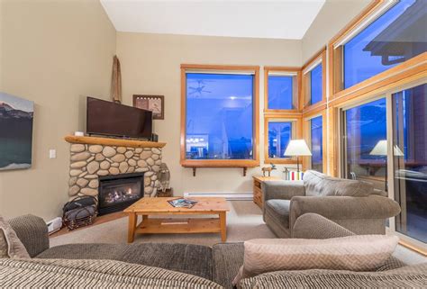 19 Best Vacation Homes Vrbos And Airbnbs In Canmore For 2023 With A