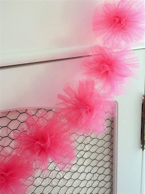 Tulle Pom Party Garland Bright Pink