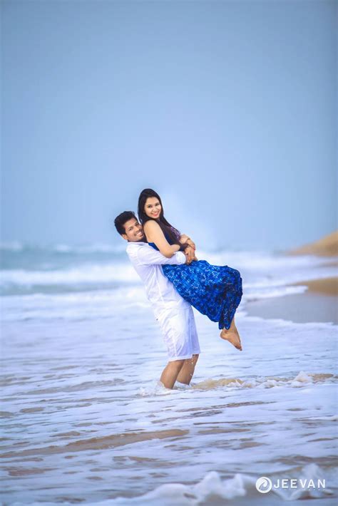 Shopzters Is A South Indian Wedding Site Wedding Couple Poses