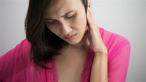 Left Side Neck Pain Causes And Treatments Dhealthwellness