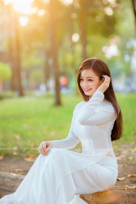 Quynh Tram Photo By Rom Celano Ao Dai Trang Pinterest