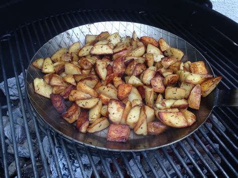Bratkartoffeln vom Grill Knusprig schnell einfach lecker