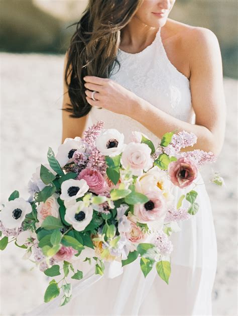 25 Anemone Wedding Bouquets For Every Type Of Bride Martha Stewart