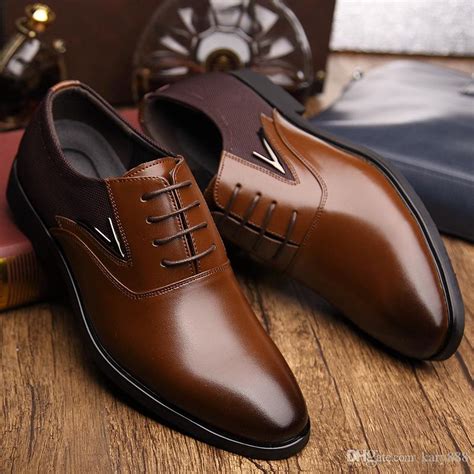 It shouldn't come as a shock that this leather shoe for men is on our essentials list. 2017 Hot Men's Leather Shoes New England Men's Shoes ...