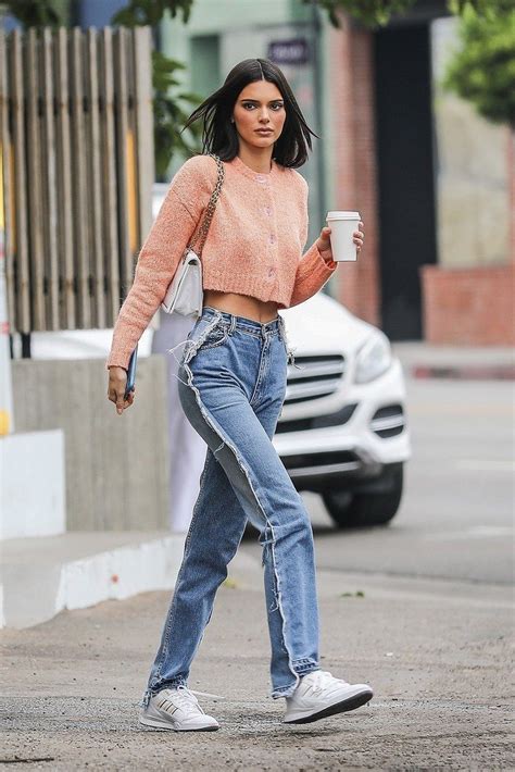 Kendall Jenner Finds Summers Coolest Jeans Kendall Jenner Outfits Casual Kendall Jenner