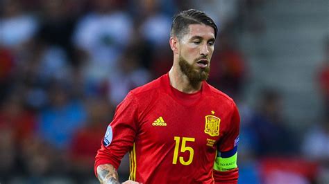 Cuenta oficial de sergio ramos. Sergio Ramos, con la selección de España | Defensa Central