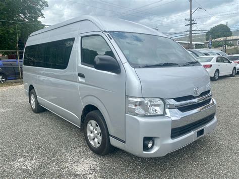 2015 Toyota Hiace Commuter Luxury Carland Jamaica