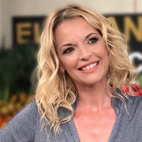 En cada emisión, como en su anterior edición, para acumular puntos y vencer, hay que acertar lo que dice la mayoría. Carina Zampini ante un nuevo desafío - laubfal