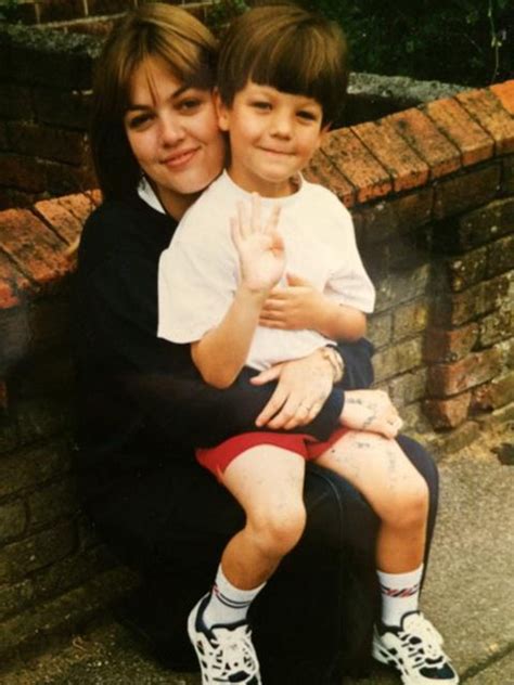 How Did Louis Tomlinsons Mom Die Find Out Why Johannah Deakin Passed