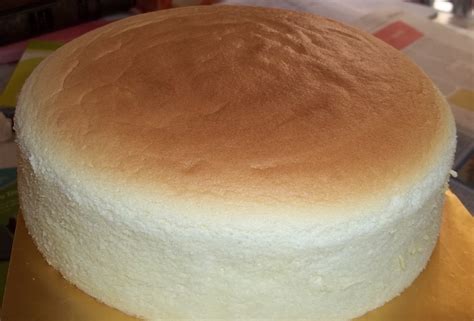 There is no baking soda or baking powder in the recipe as the egg white meringue will make the cake rise tall. Olahan Resepi kek keju jepun mudah sukatan cawan - Foody ...