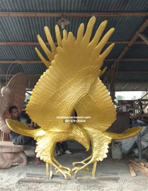 Patung Burung Elang Rajawali Studio Semar Mesem