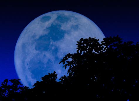 Once in a blue moon in american english. The Origin of the Phrase "Once in a Blue Moon"