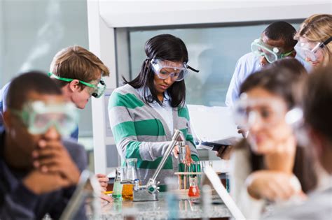Feed Your Stem Curiosity With These College Scholarships The