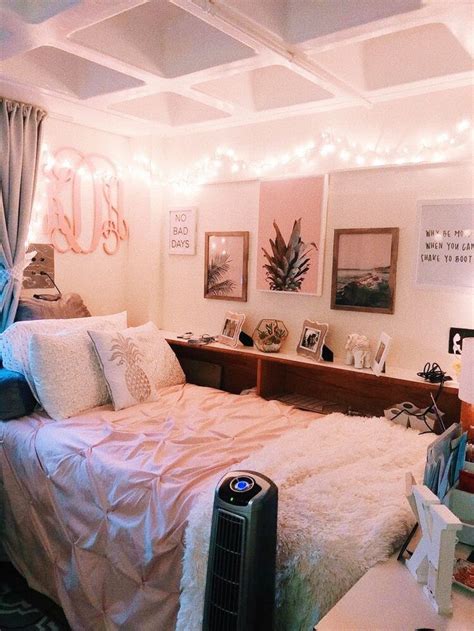 Pink Vibes 🌸 Dorm Room Designs Pink Dorm Rooms College Dorm Room Decor