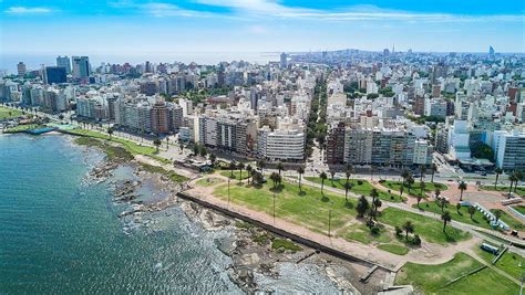 Its population is a little over 3.5 million, half of whom live in the capital city of. Il periodo migliore per un viaggio in Uruguay