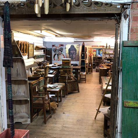 Welcome to our Aladdin's Cave of unique and unusual furniture.... 🧞‍♀️