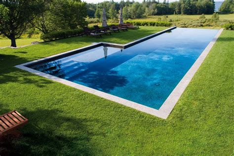Dans un aménagement paysager, rien ne doit être laissé au hasard, tout doit être pensé. In-ground pools | Indoor pool design, Pool, In ground pools