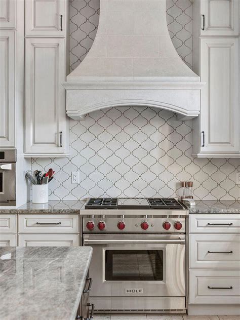 White Glazed Porcelain Arabesque Backsplash Tile Kitchen Wall Tiles Design
