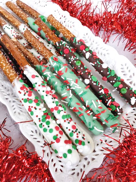 How To Make Dipped Pretzel Rods Dark Chocolate White Chocolate And Mint My Pinterventures