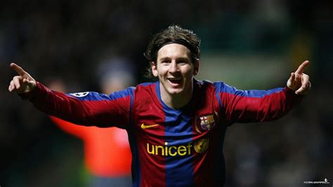 Haz tu selección entre imágenes premium sobre lionel messi young de la más alta calidad. The young Lionel Messi 2002-2011 goals/dribbling skills ...