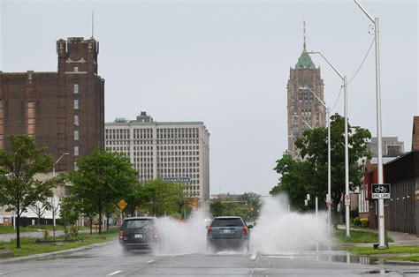 Tornado Warning Michigan : Severe Thunderstorms Rock Northern Michigan