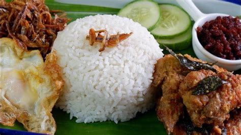 If that is a little too adventurous, it makes a great weekend dinner for friends. Top 10 Nasi Lemak Restaurants in Singapore | TallyPress