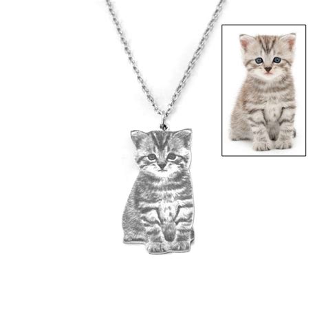 Its delicate yet adorable sentiments make it the perfect gift for all the animal lovers on your list and can make a great memorial piece that is sure to make its intended wearer smile. Custom Pet Necklace ⋆ COZEXS