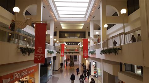 Main Place Mall at Christmas, Buffalo NY : deadmalls