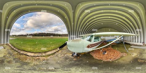 360 ° Ansicht Auf Hangar Queen An Der Marlboro Flughafen Alamy