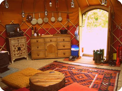 Inside A Mongolian Yurt Bing Images Yurt Yurt Home Yurt Interior