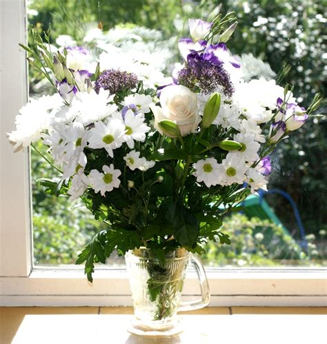 Surprise your beloved one with wedding anniversary flowers on this special occasion. lightly enchanted: 2nd anniversary