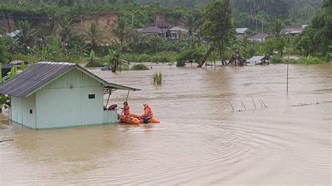Sungai Way Semaka Meluap Banjir Di Belalau Lampung Barat Hingga 5