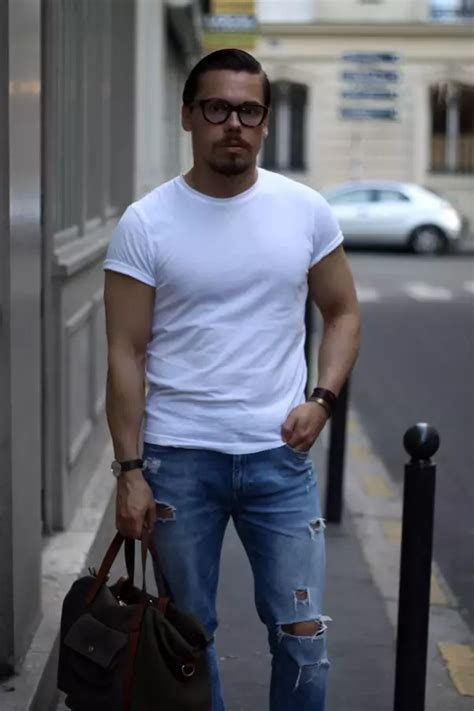 how to wear a t shirt and jeans damn well from the guys who do it best gq vlr eng br