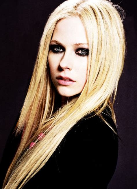 Avril Lavigne Bio Wiki 2017 Musician Biographies