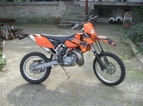 Know about 200 exc engine, design & styling, fuel consumption, performance & braking safety. 2005 KTM 200 EXC Photos, Informations, Articles - Bikes ...